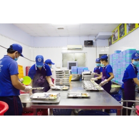 Nhân viên Công ty SUẤT ĂN CÔNG NGHIỆP TÚ ANH