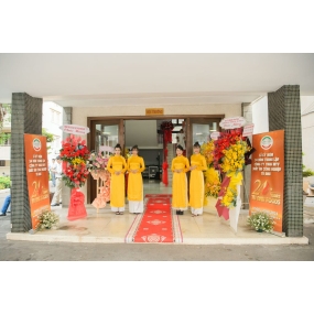 Đón khách tại Lễ kỷ niệm 24 năm thành lập Công ty TNHH MTV Suất Ăn Công Nghiệp Tú Anh