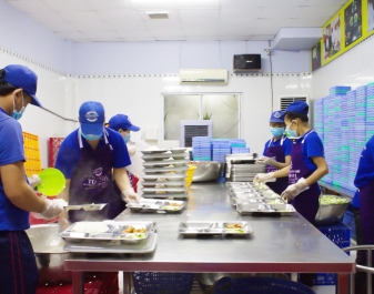 Nhân viên Công ty SUẤT ĂN CÔNG NGHIỆP TÚ ANH