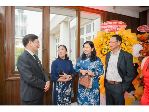 Đón khách tại Lễ kỷ niệm 24 năm thành lập Công ty TNHH MTV Suất Ăn Công Nghiệp Tú Anh