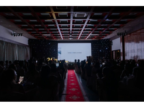 Hình ảnh và sảnh tiệc tại lễ kỷ niệm 24 năm thành lập công ty