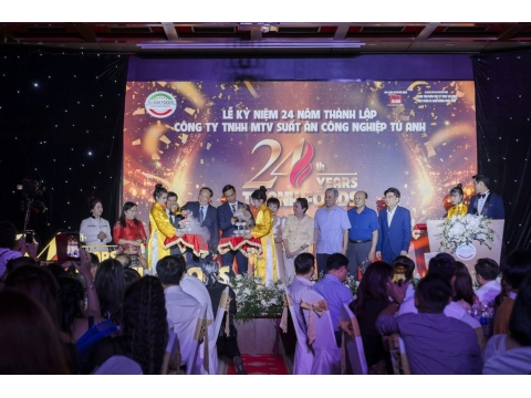 Hình ảnh và sảnh tiệc tại lễ kỷ niệm 24 năm thành lập công ty