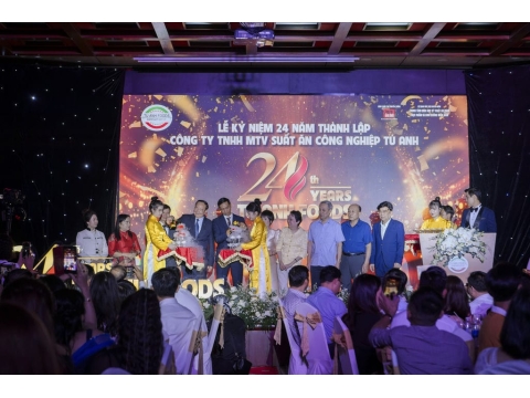 Hình ảnh và sảnh tiệc tại lễ kỷ niệm 24 năm thành lập công ty