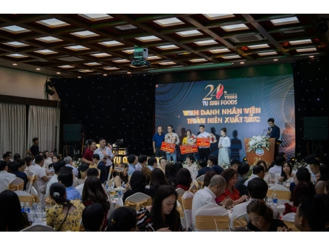 Hình ảnh và sảnh tiệc tại lễ kỷ niệm 24 năm thành lập công ty