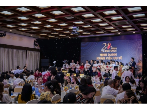 Hình ảnh và sảnh tiệc tại lễ kỷ niệm 24 năm thành lập công ty