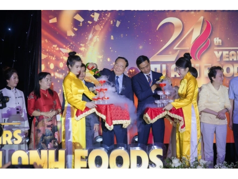 Hình ảnh và sảnh tiệc tại lễ kỷ niệm 24 năm thành lập công ty