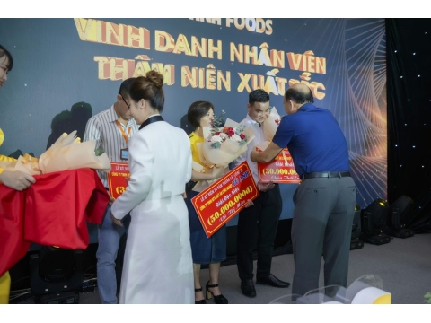 Hình ảnh và sảnh tiệc tại lễ kỷ niệm 24 năm thành lập công ty