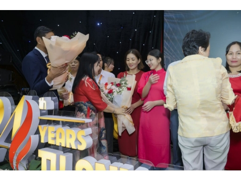 Hình ảnh và sảnh tiệc tại lễ kỷ niệm 24 năm thành lập công ty