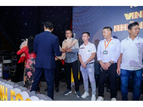 Hình ảnh và sảnh tiệc tại lễ kỷ niệm 24 năm thành lập công ty