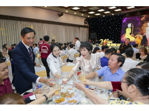 Hình ảnh và sảnh tiệc tại lễ kỷ niệm 24 năm thành lập công ty